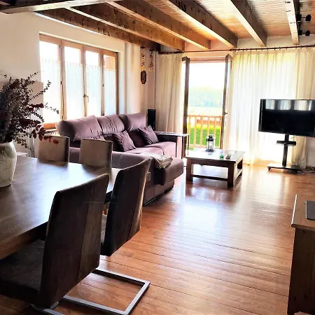 Lv Apartment *